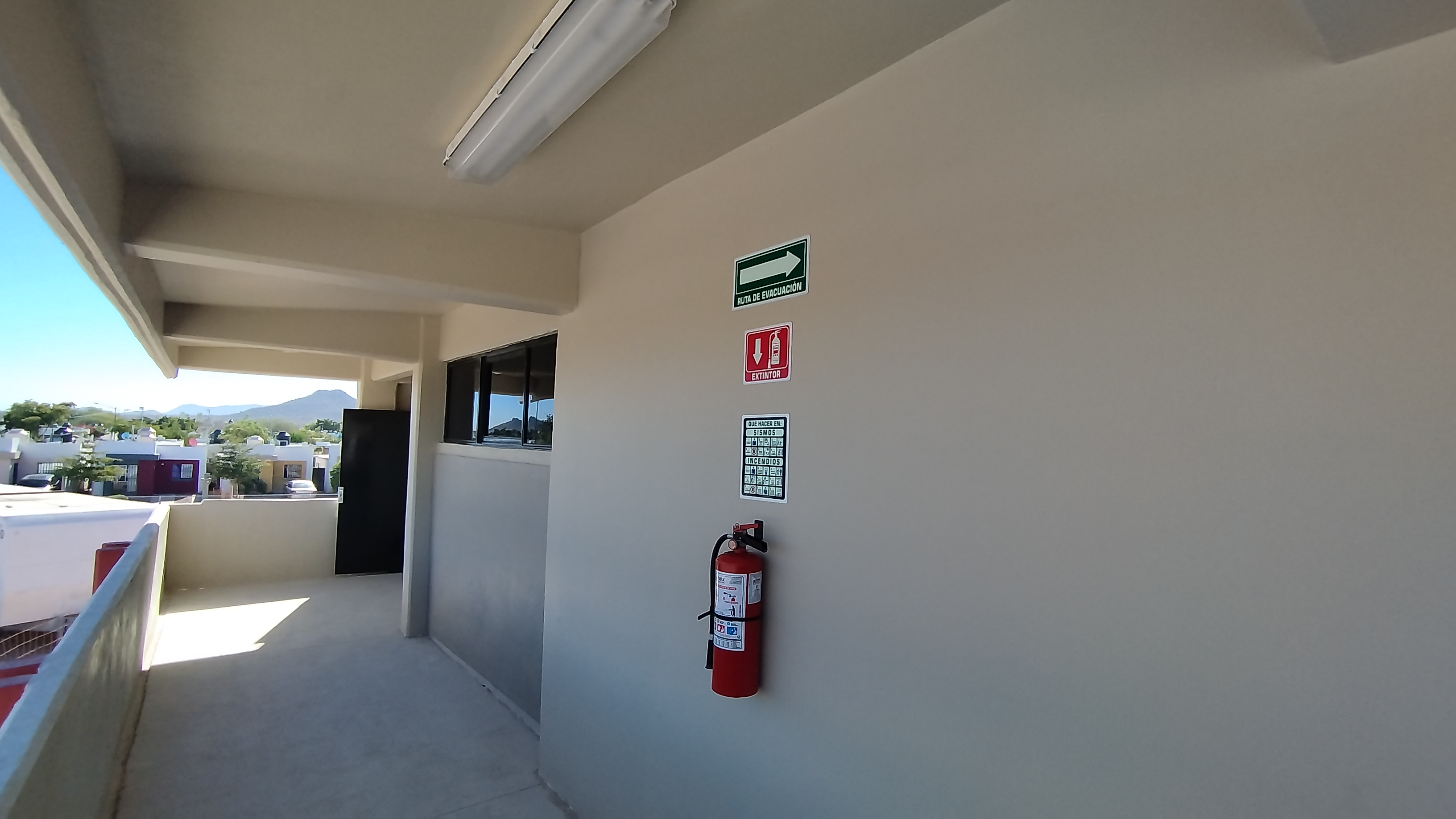 Secundaria Estatal 22 Pasillo